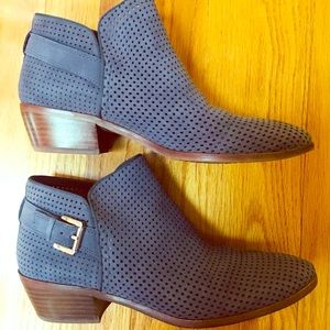 Blue Suedelike ankle boots, great with jeans